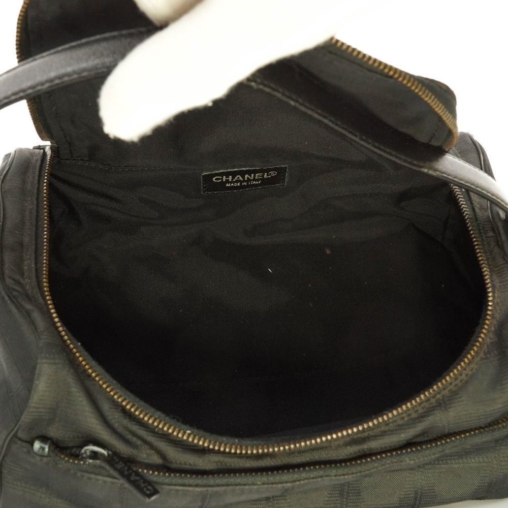 Auth Chanel Cosmetic Pouch Nylon Black #13612C96 - Picture 13 of 14